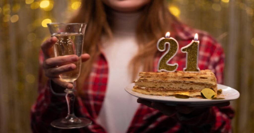 80+ 21. Geburtstag Glückwünsche, Nachrichten und Zitate