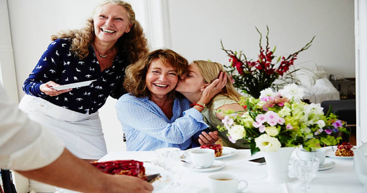 200 herzliche Geburtstagswünsche für die Tante, um ihre Liebe und Freude auszudrücken